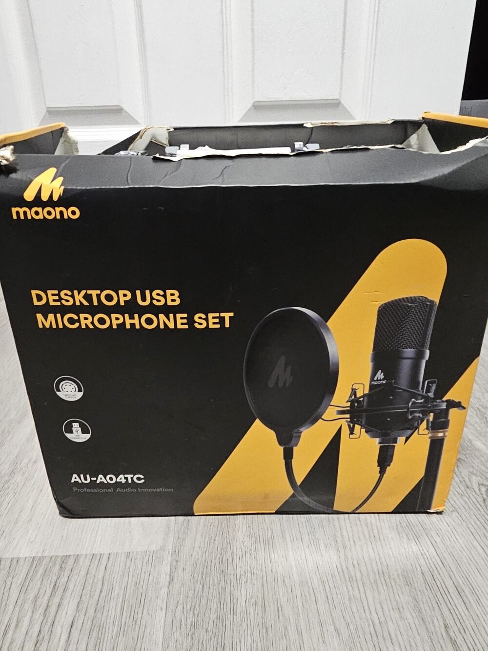 Maono Podcasting Microphone Kit AU-A04TC